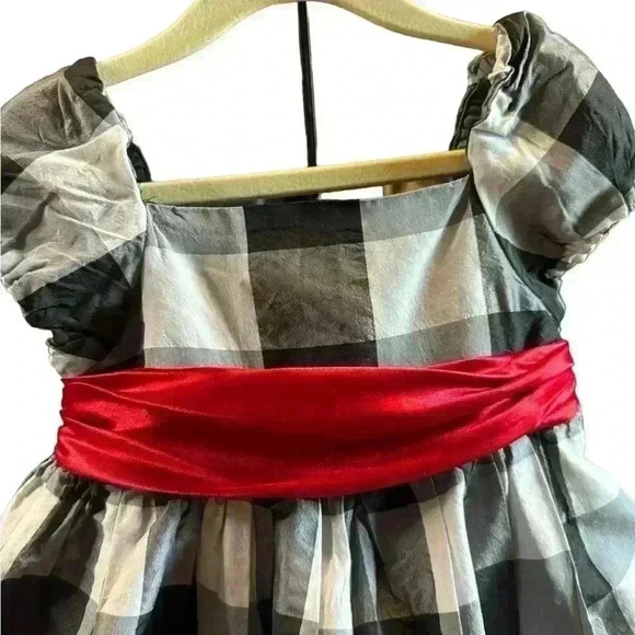 Old Navy - Picture 2 of 7